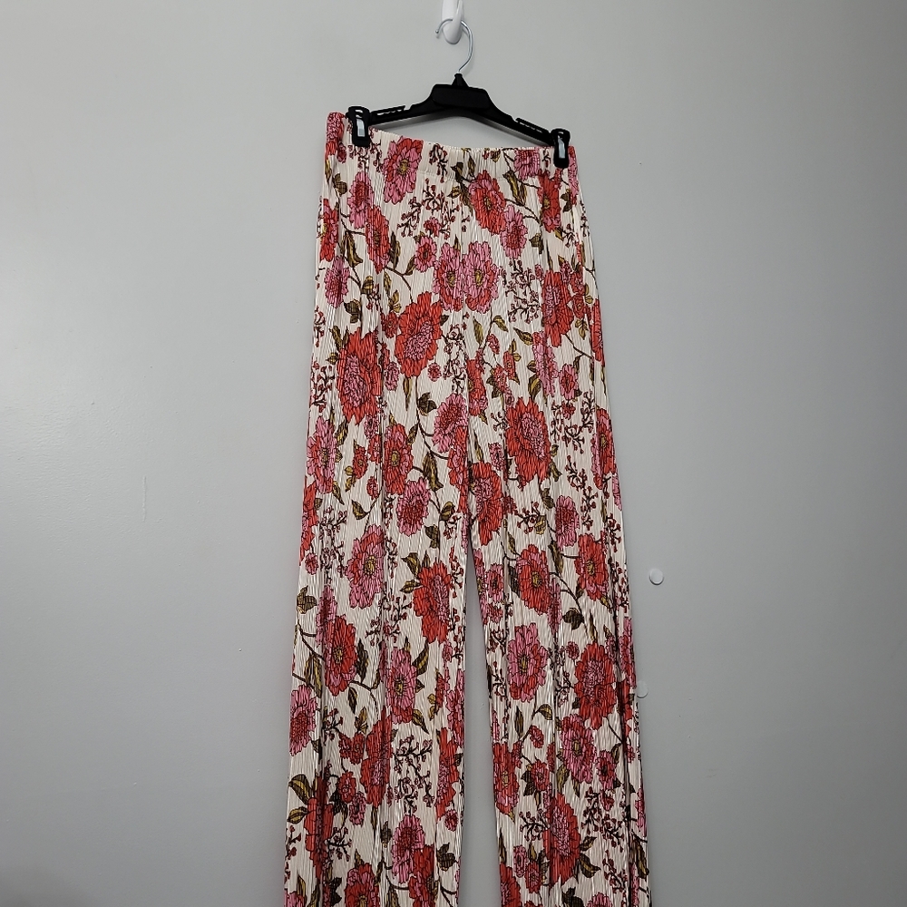 Steve MaddenAddy Floral Print Coordinating Wide Leg Pull-On Plisse Pants - Picture 4 of 9